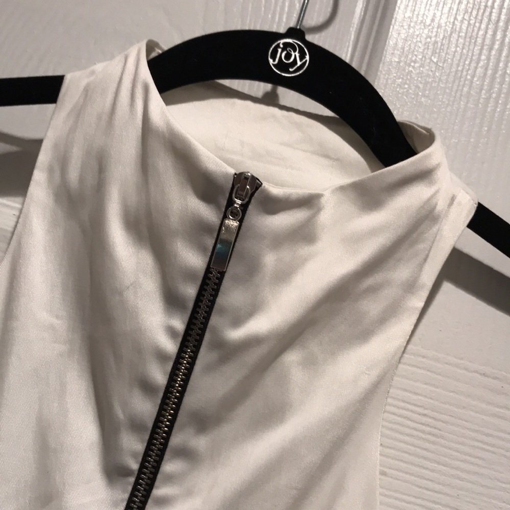 White zippered dress - Picture 2 of 15